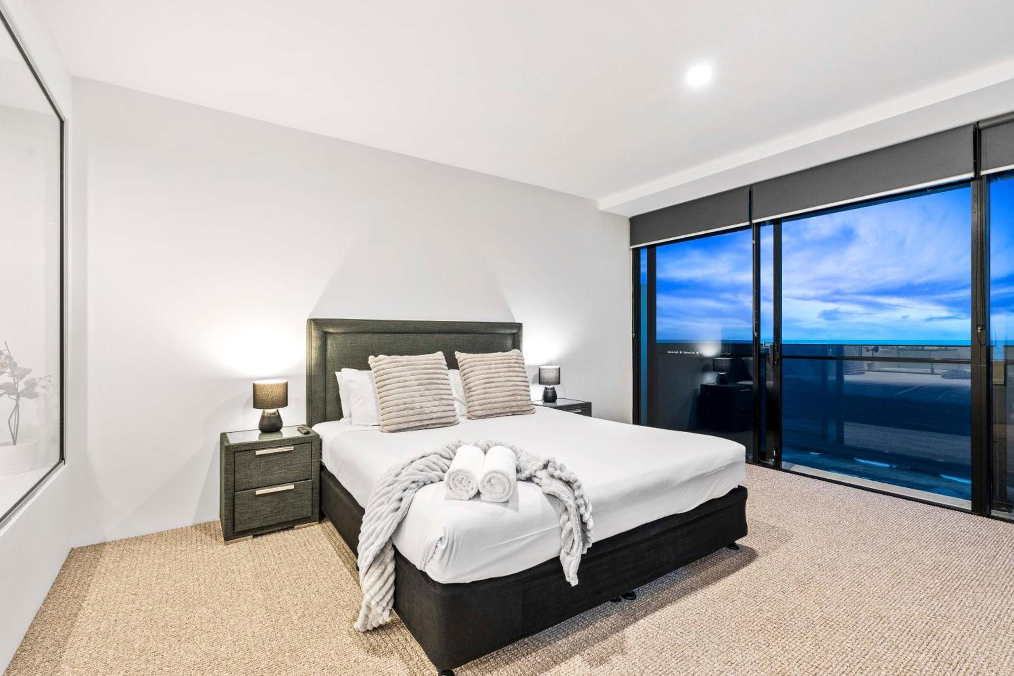 Ocean View Apartments With Balcony - Circle On Cavill - Central Location! - Self Contained & Privately Managed Gold Coast Eksteriør billede