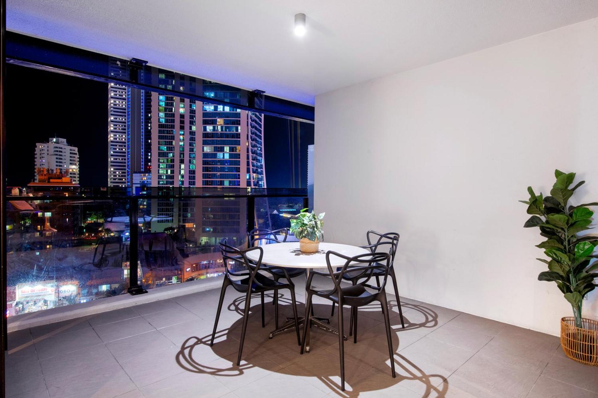 Ocean View Apartments With Balcony - Circle On Cavill - Central Location! - Self Contained & Privately Managed Gold Coast Eksteriør billede