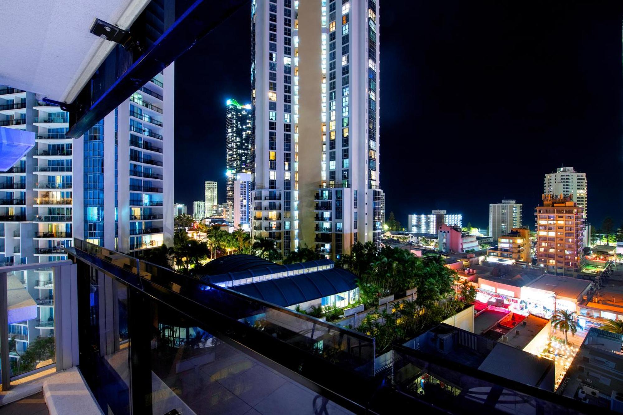 Ocean View Apartments With Balcony - Circle On Cavill - Central Location! - Self Contained & Privately Managed Gold Coast Eksteriør billede