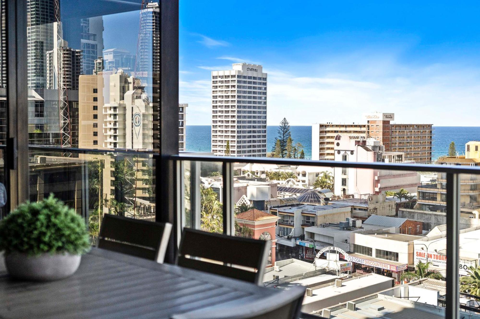Ocean View Apartments With Balcony - Circle On Cavill - Central Location! - Self Contained & Privately Managed Gold Coast Eksteriør billede