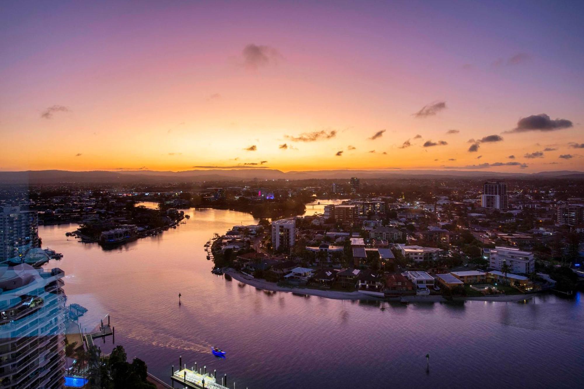Ocean View Apartments With Balcony - Circle On Cavill - Central Location! - Self Contained & Privately Managed Gold Coast Eksteriør billede