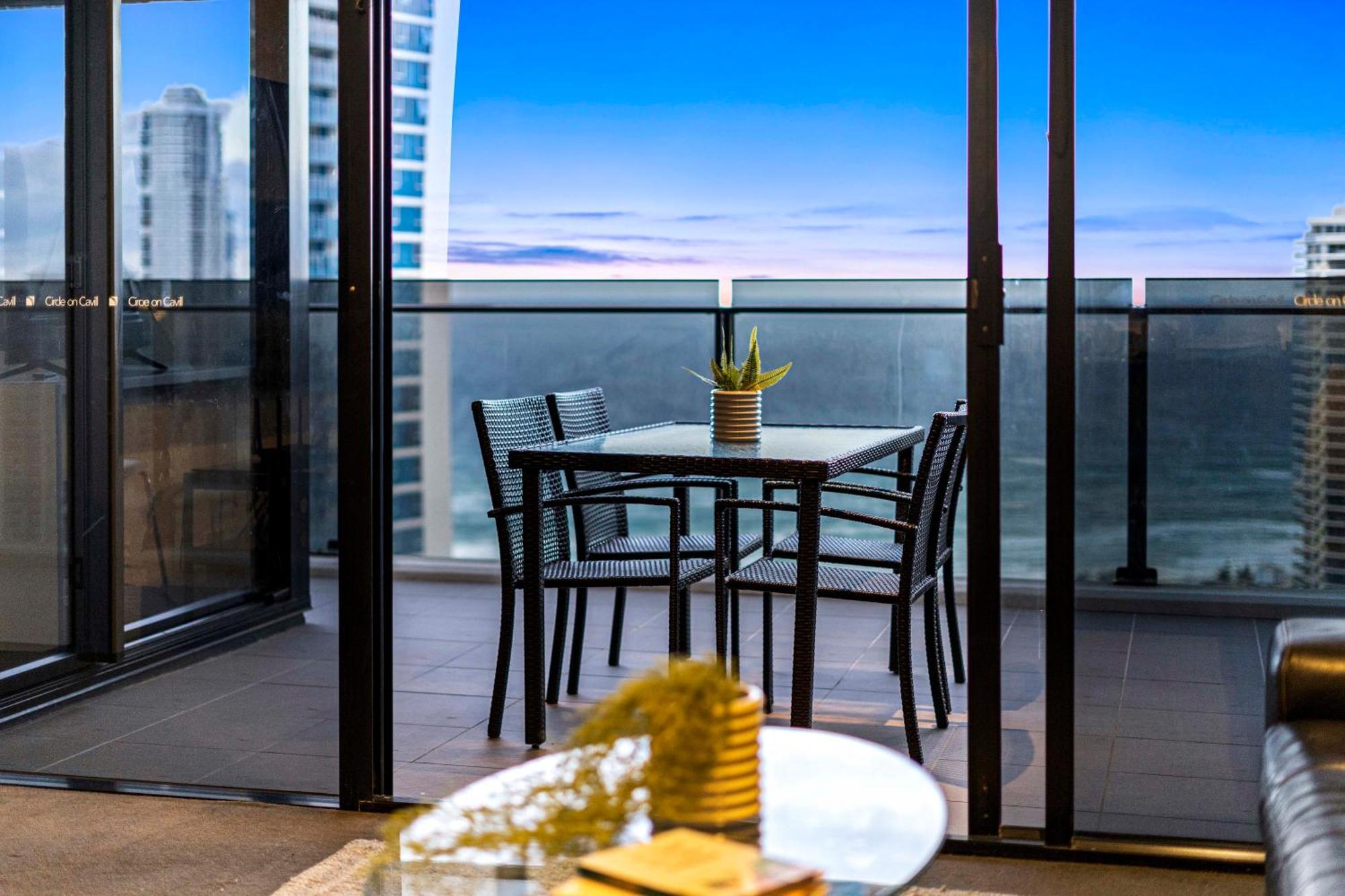 Ocean View Apartments With Balcony - Circle On Cavill - Central Location! - Self Contained & Privately Managed Gold Coast Eksteriør billede