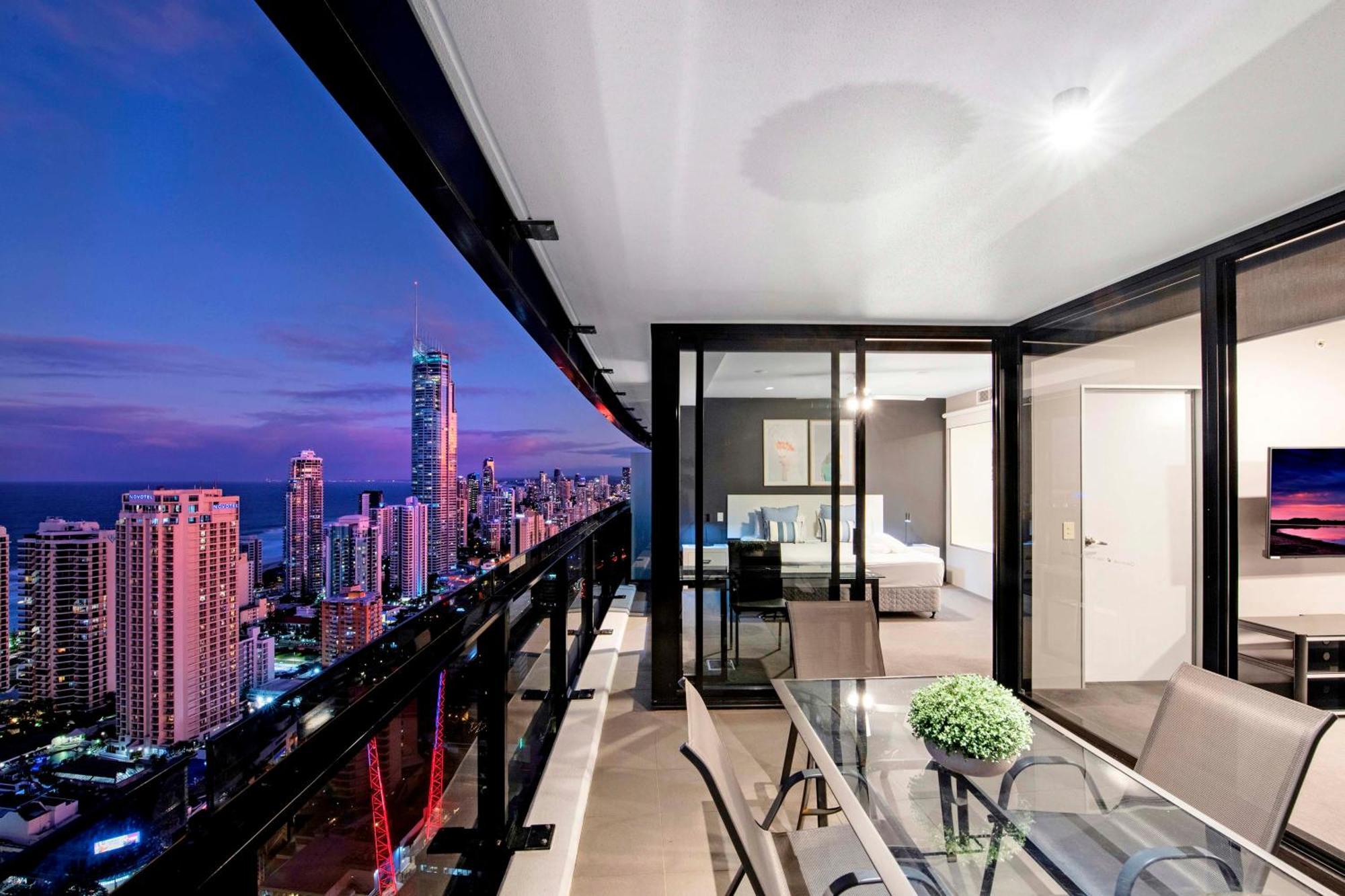 Ocean View Apartments With Balcony - Circle On Cavill - Central Location! - Self Contained & Privately Managed Gold Coast Eksteriør billede