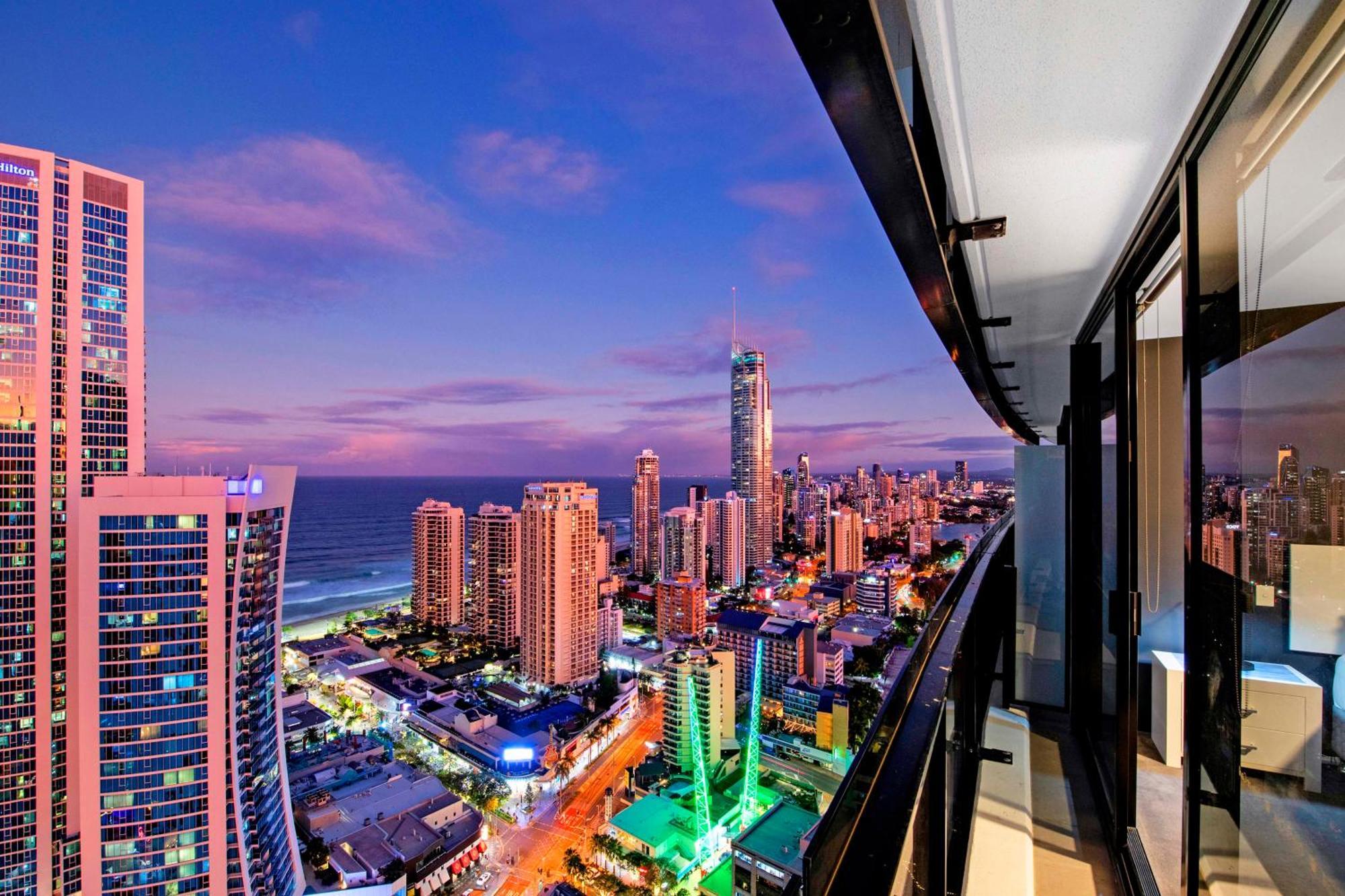 Ocean View Apartments With Balcony - Circle On Cavill - Central Location! - Self Contained & Privately Managed Gold Coast Eksteriør billede