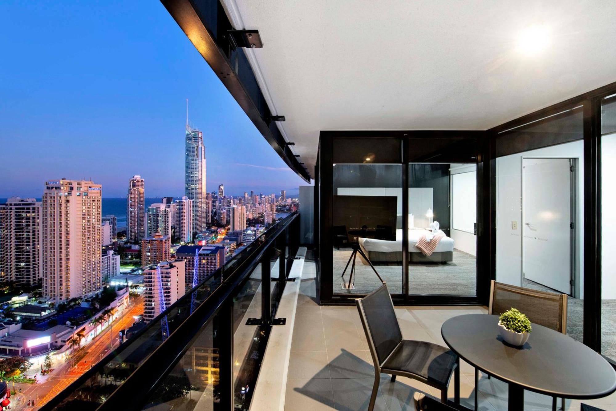 Ocean View Apartments With Balcony - Circle On Cavill - Central Location! - Self Contained & Privately Managed Gold Coast Eksteriør billede