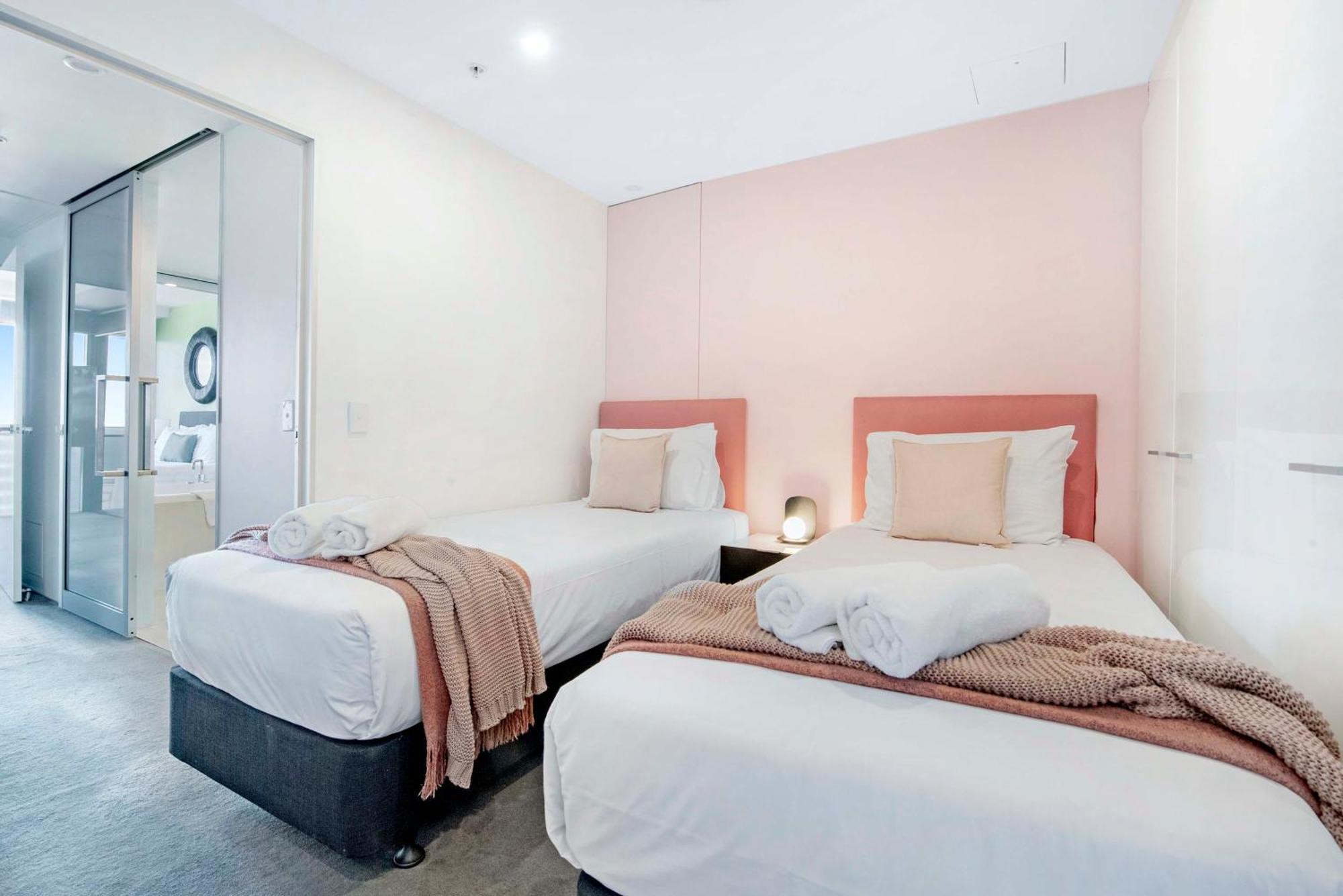 Ocean View Apartments With Balcony - Circle On Cavill - Central Location! - Self Contained & Privately Managed Gold Coast Eksteriør billede