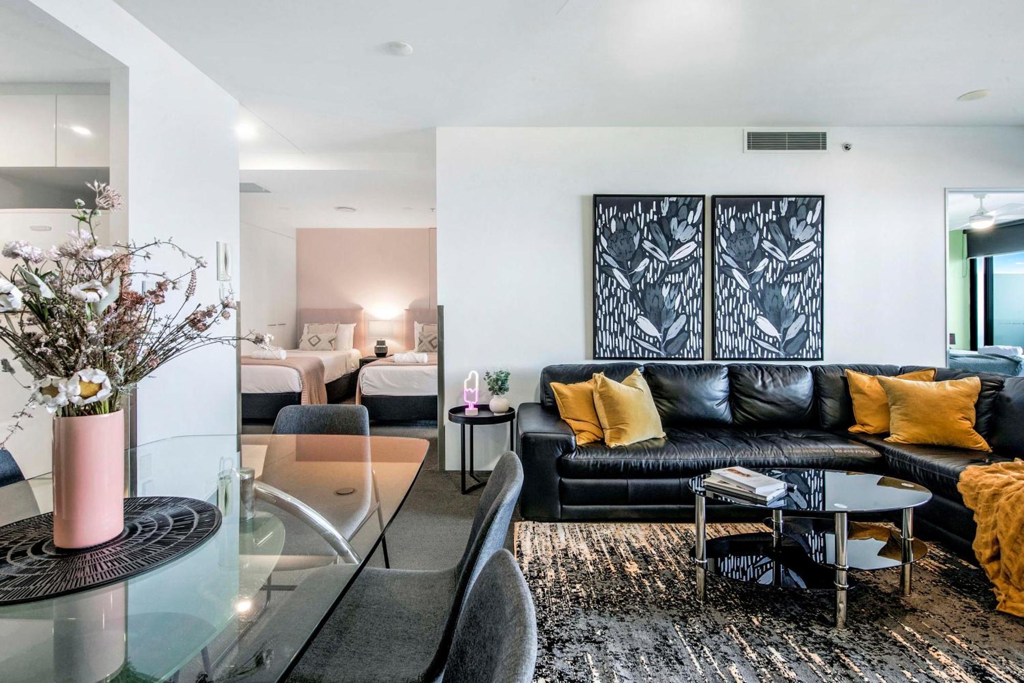 Ocean View Apartments With Balcony - Circle On Cavill - Central Location! - Self Contained & Privately Managed Gold Coast Eksteriør billede